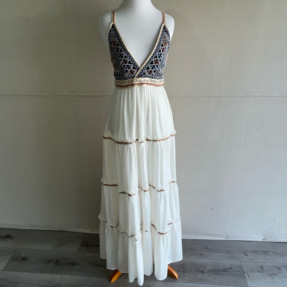 L'ATISTE NWT S Sleeveless Strap
V-neck Boho Embroidered Summer Dress Womens